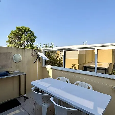 Climatise Proche Et Commerces Avec Terrasse - Fr-1-529-311 アパート *