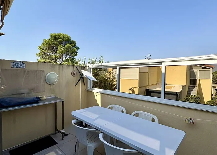 Climatise Proche Et Commerces Avec Terrasse - Fr-1-529-311 アパート *