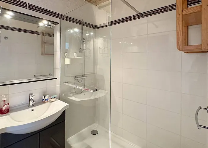 Climatise Proche Et Commerces Avec Terrasse - Fr-1-529-311 Le Barcares