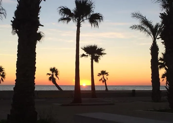 Apartment Climatise Proche Et Commerces Avec Terrasse - Fr-1-529-311 Le Barcares